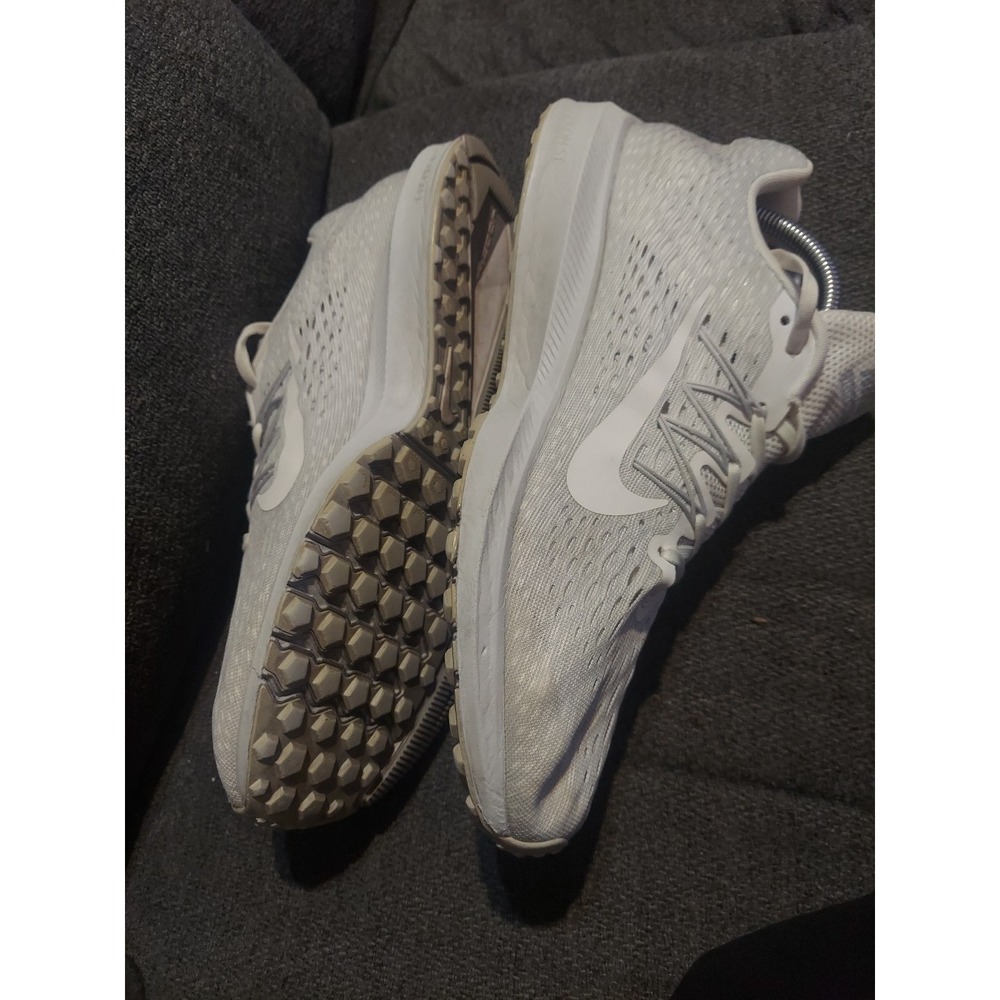 Nike  Zoom Winflo 5 String Running Sneaker White sz 10 Tennis Shoe Walking - Picture 9 of 12
